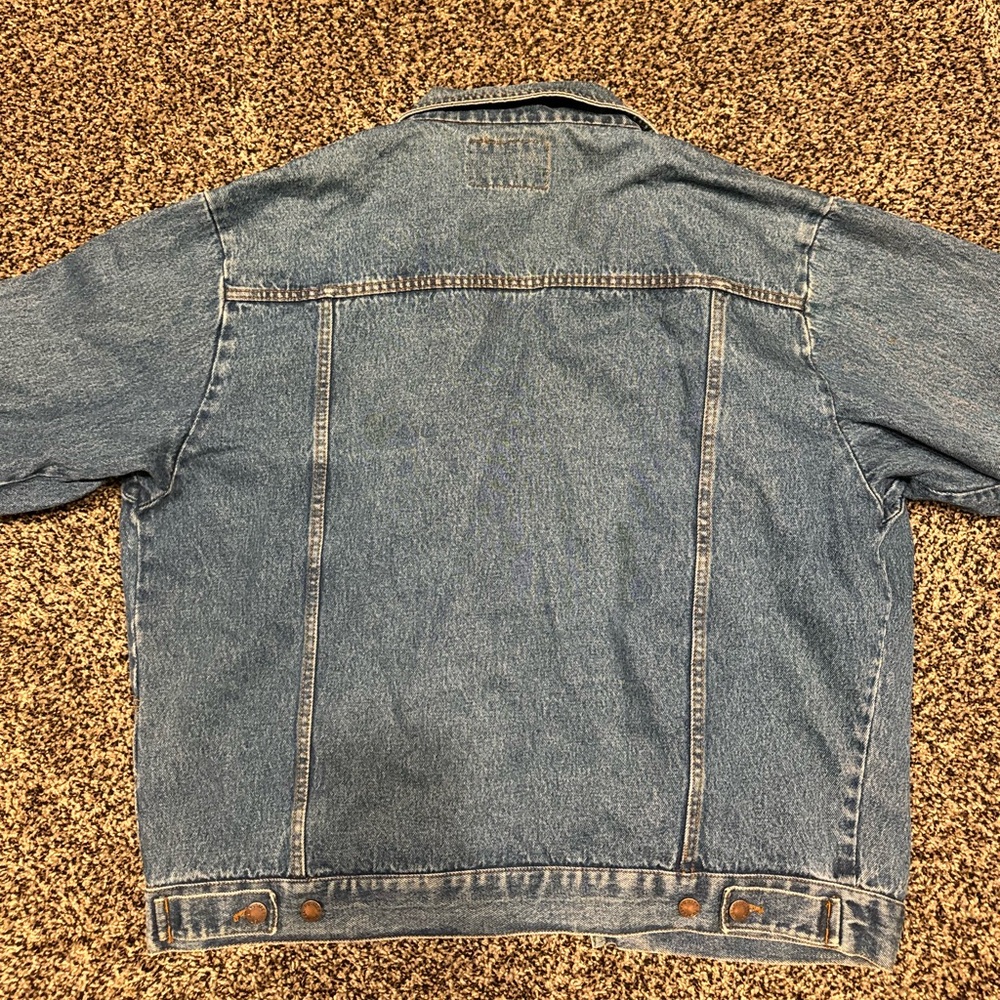 Perfectly worn distressed vintage Rustler Dark Wash Denim Jacket Size Large - Picture 2 of 7